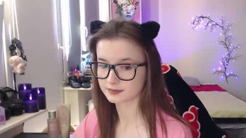 LunaXcherry online show from May 2026 11:37:01 AM