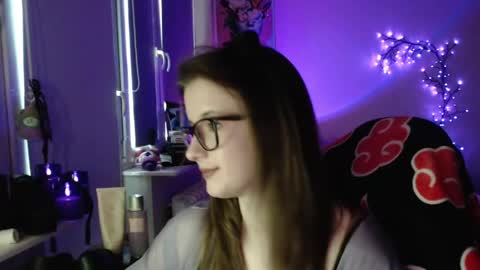 LunaXcherry online show from May 2026 05:18:02 PM