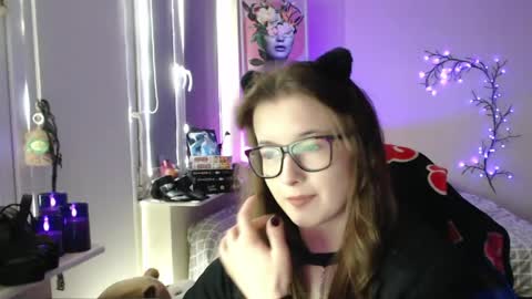 LunaXcherry online show from May 2026 11:04:02 AM