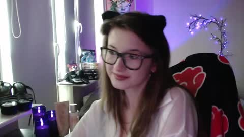 LunaXcherry online show from May 2026 11:06:02 AM
