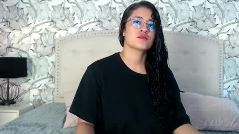 Luna and Kian online show from May 2026 03:24:02 AM