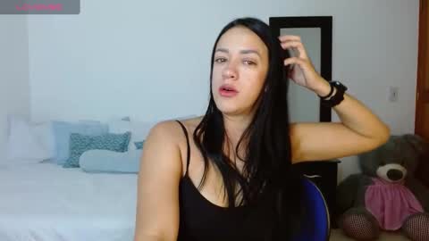 lunayois02 online show from March 2025 02:34:01 AM