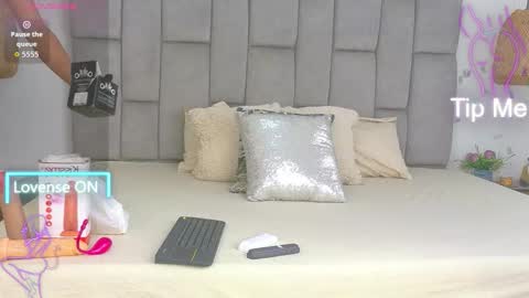 lunitadiva online show from November 2025 01:24:03 PM