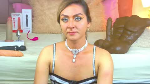 lunitadiva online show from May 2026 04:15:02 PM