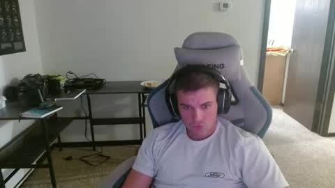 lunk3232 online show from December 2025 09:00:01 PM