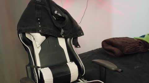 Luna online show from September 2025 04:05:02 AM