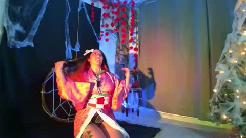 Luna online show from October 2025 04:14:01 AM