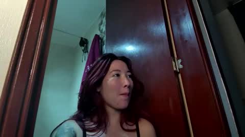 Luna online show from November 2025 10:43:01 PM