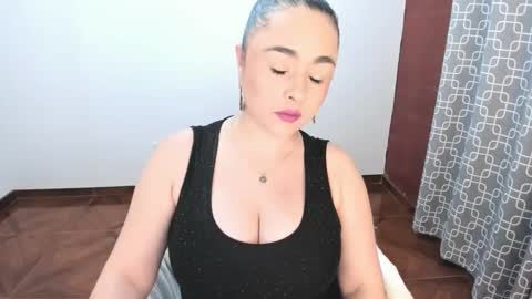 Snapshot of luscious86 chatting on March 2026 09:39:02 PM PAULINA online show from March 2026 09:39:02 PM