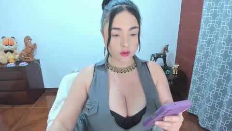 Snapshot of luscious86 chatting on April 2026 08:03:01 PM PAULINA online show from April 2026 08:03:01 PM