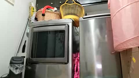 .Clarissa. Follow me on Instagram   miss buns  online show from February 2026 12:04:02 PM