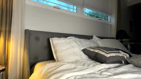 SHOWS ALL MONDAY WEDNESDAYFRIDAYSATURDAY  IN THE MORNING online show from November 2025 09:53:01 PM