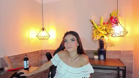 Lussie  online show from October 2025 12:02:02 PM