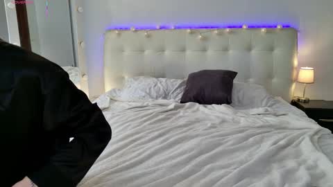 Snapshot of lust4elise chatting on March 2026 08:19:01 AM Frank and Elise online show from March 2026 08:19:01 AM