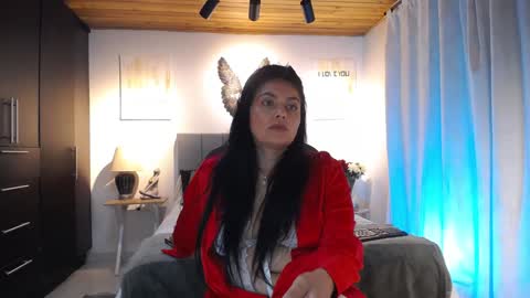 Snapshot of lust_mom chatting on January 2025 11:28:01 PM Angela 3 online show from January 2025 11:28:01 PM