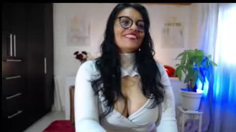 Snapshot of lust_mom chatting on October 2025 09:00:02 PM Angela 3 online show from October 2025 09:00:02 PM