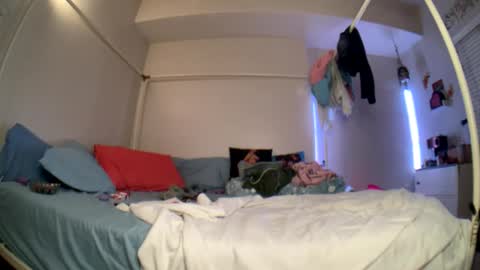 LOLA online show from May 2026 04:18:02 AM