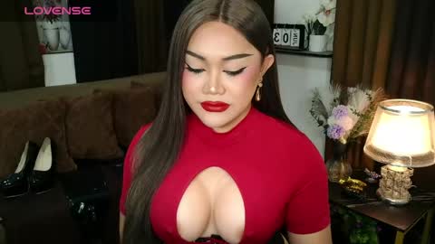 Snapshot of lustful_sasha chatting on June 2026 11:32:02 PM Sasha online show from June 2026 11:32:02 PM