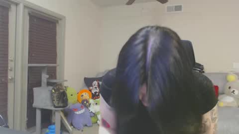 Snapshot of lustfullives chatting on January 2025 01:05:02 AM LustfulLives online show from January 2025 01:05:02 AM