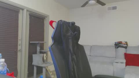 Snapshot of lustfullives chatting on January 2025 06:25:02 AM LustfulLives online show from January 2025 06:25:02 AM