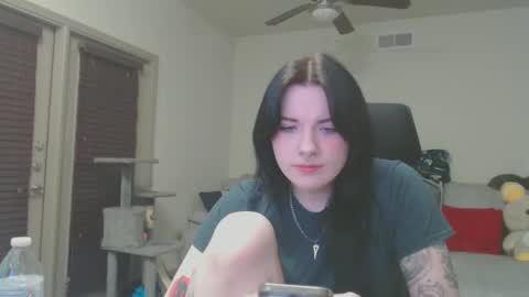 Snapshot of lustfullives chatting on February 2025 01:04:01 AM LustfulLives online show from February 2025 01:04:01 AM