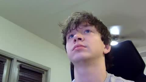 Snapshot of lustfullives chatting on April 2026 04:32:02 AM LustfulLives online show from April 2026 04:32:02 AM