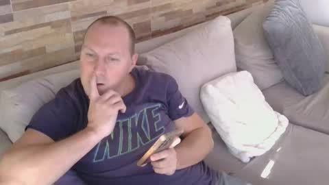 lustonfan online show from May 2026 01:28:01 PM