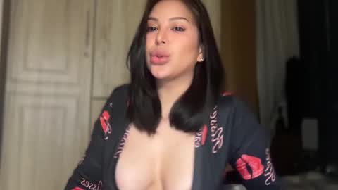 Snapshot of lustsaint chatting on September 2025 06:24:01 AM Hi i am Luna i am mixed race Filipina Aussie youve ever wanted to meet online show from September 2025 06:24:01 AM