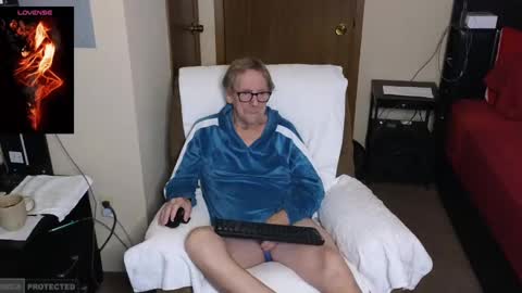 lusty48 online show from December 2024 01:28:01 PM