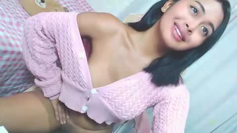Snapshot of lustykeisha chatting on June 2026 02:01:02 AM KEISHA - DONT FORGET TO FOLLOW ME AND GIVE ME THUMBS UP 3 online show from June 2026 02:01:02 AM