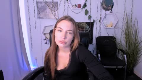 lusy_puff online show from December 2024 03:42:01 PM