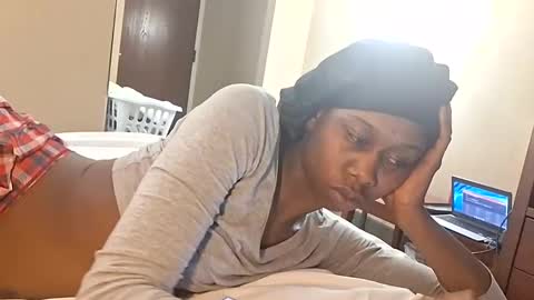 luvbug555 online show from November 2025 11:45:01 AM