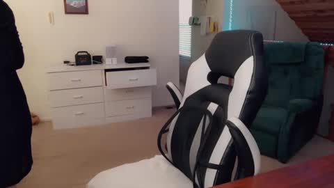 Britney online show from September 2025 06:40:01 PM