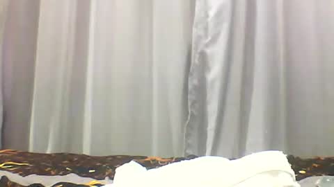 Bee Bee online show from January 2026 01:00:02 AM