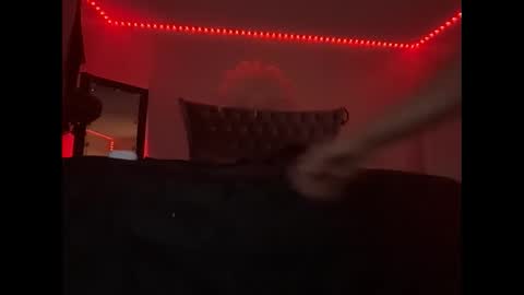 Snapshot of luvvlee chatting on November 2025 03:35:01 PM luvvlee online show from November 2025 03:35:01 PM