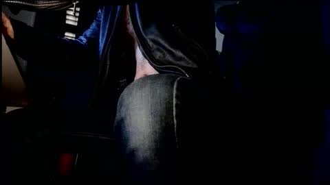 Snapshot of lux_dei chatting on November 2025 01:05:01 AM Im a - CAMGUY YOU LIKE to FUCK online show from November 2025 01:05:01 AM