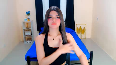 Snapshot of lux_white chatting on October 2025 12:53:01 AM queen lux online show from October 2025 12:53:01 AM