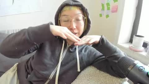 LuxGray online show from March 2026 04:18:02 PM