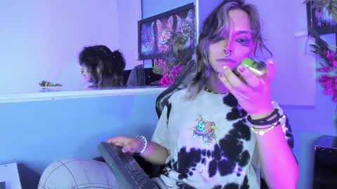 Luxiel 3 online show from November 2025 10:54:02 PM