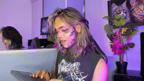 Luxiel 3 online show from November 2025 10:55:02 PM