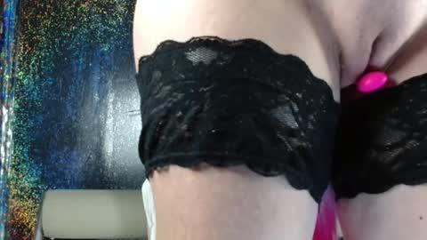 Snapshot of luxurylips chatting on September 2025 02:15:02 AM Lux for your fun online show from September 2025 02:15:02 AM