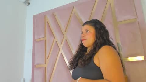 luzenaasm online show from October 2025 04:49:01 AM