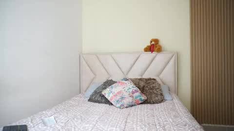 lya_aron_couple online show from September 2025 04:10:02 PM