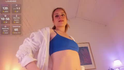 Snapshot of lyana_xz chatting on June 2026 11:44:02 AM LYA online show from June 2026 11:44:02 AM