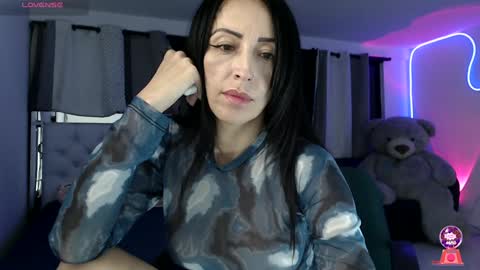 Snapshot of lyann_ chatting on January 2025 12:52:02 AM Lyann online show from January 2025 12:52:02 AM