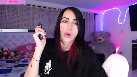 Snapshot of lyann_ chatting on October 2025 02:43:02 AM Lyann online show from October 2025 02:43:02 AM