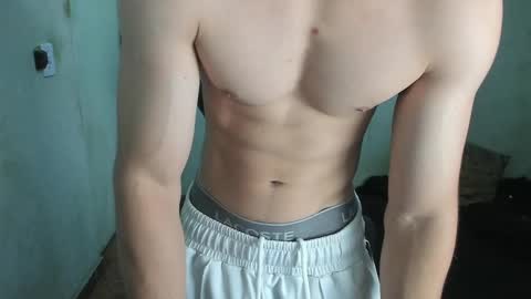 Snapshot of lyg7 chatting on February 2025 09:15:01 PM Gothdaddy online show from February 2025 09:15:01 PM