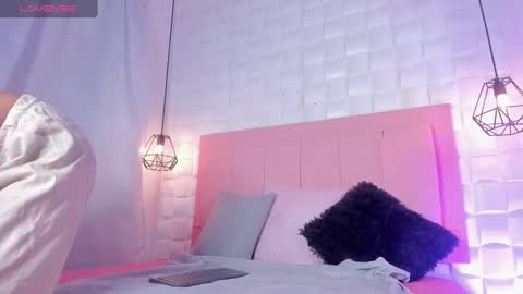 Snapshot of lyhana_lee chatting on February 2025 12:16:01 PM Lyhana Lee online show from February 2025 12:16:01 PM