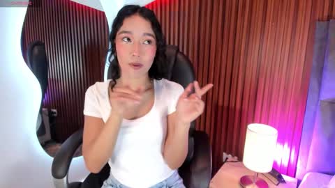 Snapshot of lyhana_lee chatting on September 2025 12:43:02 PM Lyhana Lee online show from September 2025 12:43:02 PM