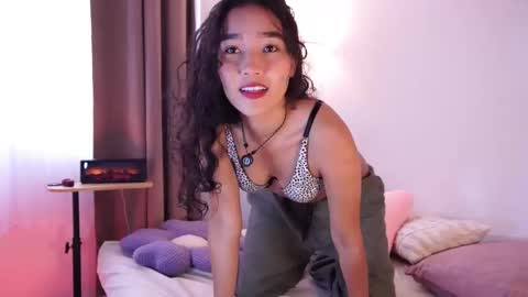 Snapshot of lyhana_lee chatting on December 2025 01:42:01 PM Lyhana Lee online show from December 2025 01:42:01 PM